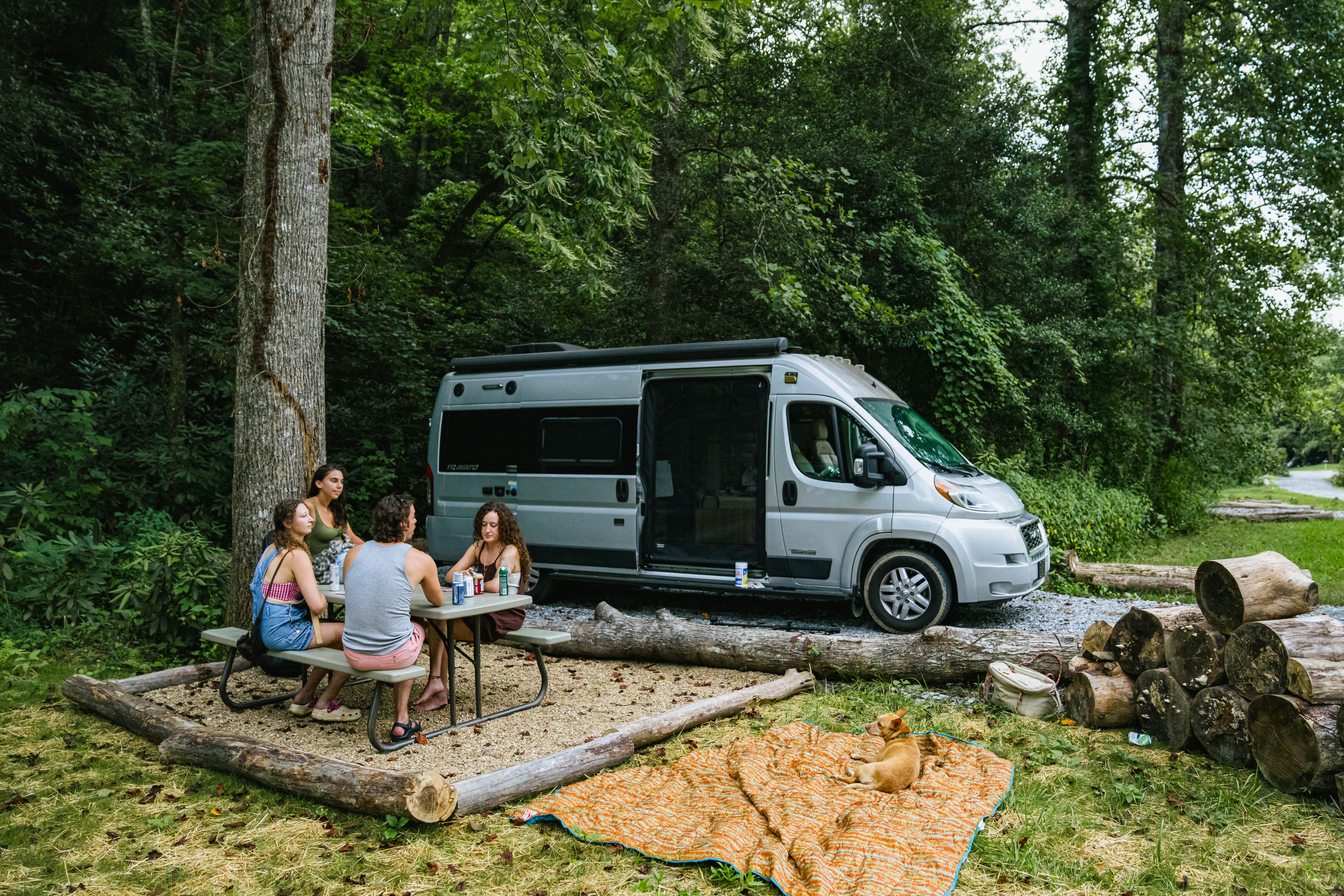 RV and van camping with friends at Wunderland Resort
